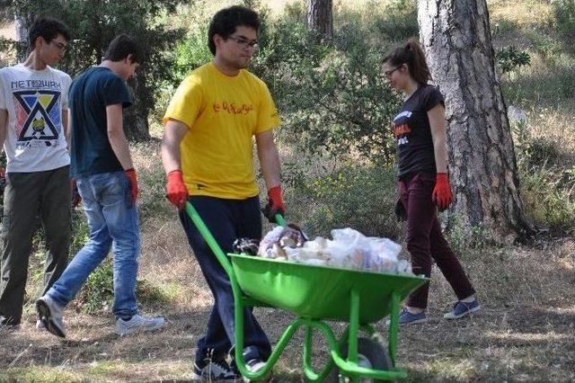 Dursunbey 7 Ülkeden 17 Öğrenciyi Ağırlıyor