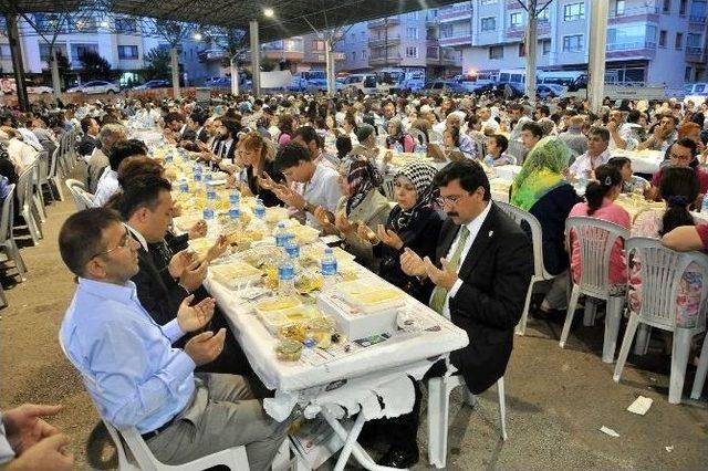 Atapark Mahallesi Sakinleri İftar Sofrasında Buluştu 1
