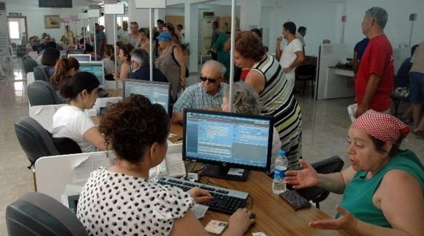 Tatilciler N&uuml;fus M&uuml;d&uuml;rl&uuml;ğ&uuml;ne Akın Etti