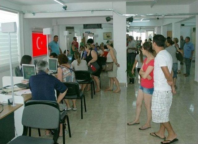 Tatilciler N&uuml;fus M&uuml;d&uuml;rl&uuml;ğ&uuml;ne Akın Etti 1