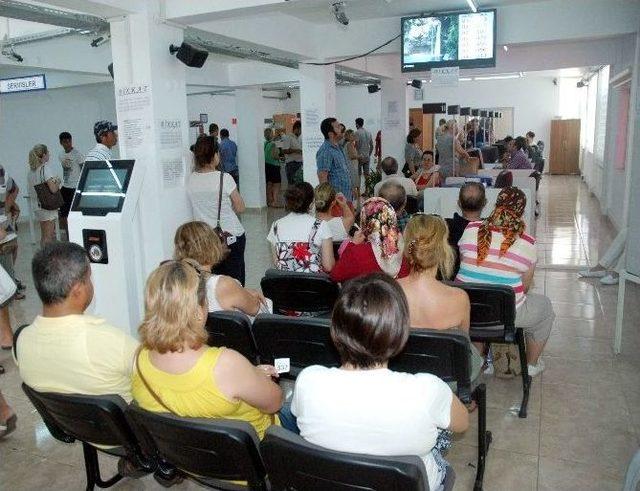 Tatilciler N&uuml;fus M&uuml;d&uuml;rl&uuml;ğ&uuml;ne Akın Etti 2