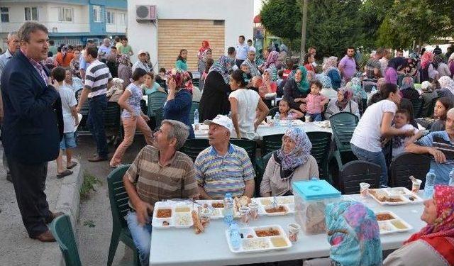 Yunusemre Sofrası Fatih Mahallesi&rsquo;nde Kuruldu 1