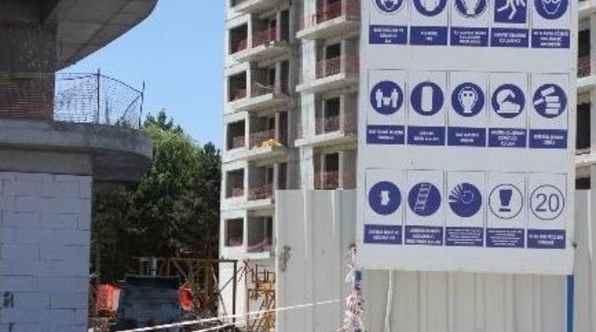 İnşaatın Asans&ouml;r Boşluğuna D&uuml;şen İş&ccedil;i Yaralandı