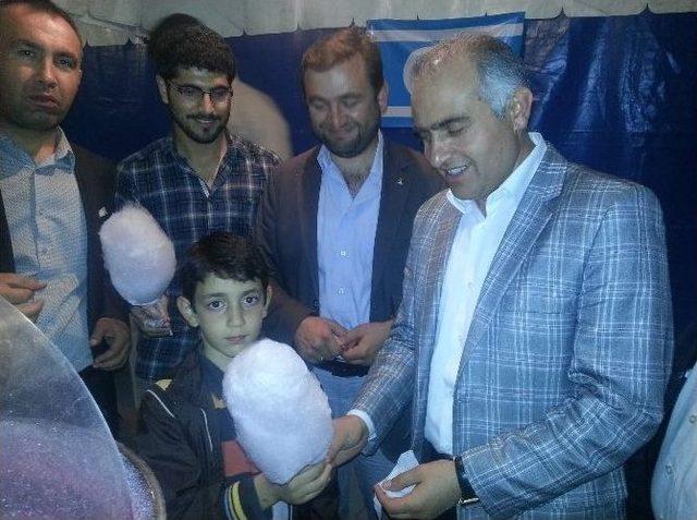 K&ouml;se&rsquo;den T&uuml;rkmenler İ&ccedil;in Kurulan Standa Ziyaret 1