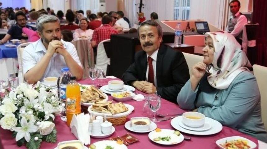 As&uuml; Ailesi İftarda Biraraya Geldi