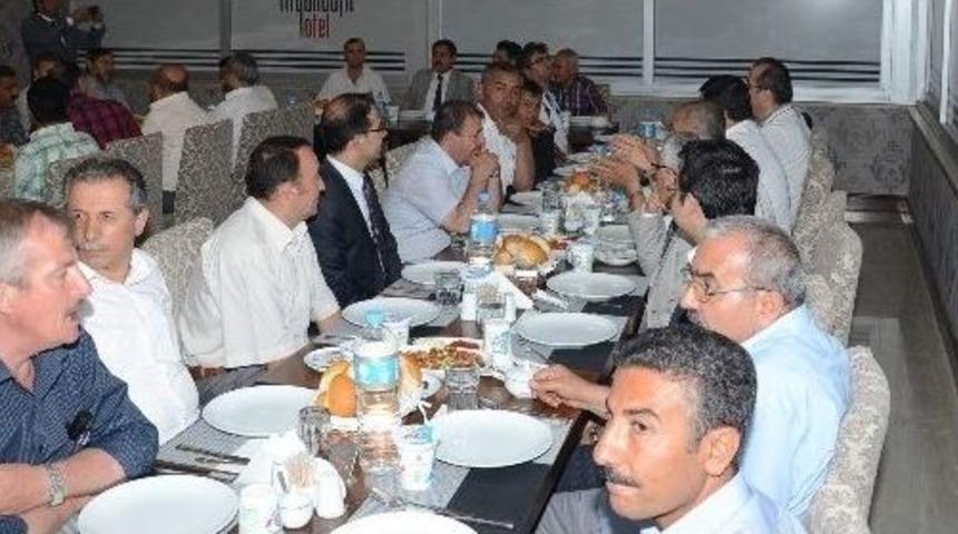 Başkan S&uuml;leyman Eser İftar Yemeği Verdi