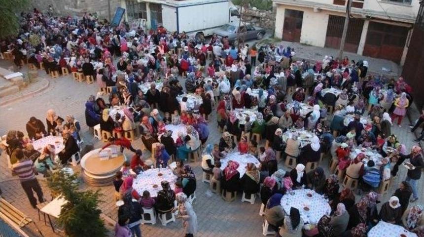 Sel&ccedil;uklu Belediyesi'nden Tepekent&rsquo;te İftar Buluşması