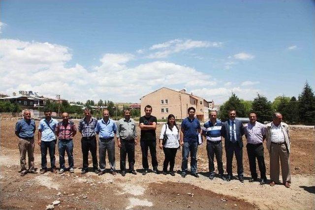 Ahlat’ta Eğlence, Kültür Ve Ticaret Merkezi Yapılıyor