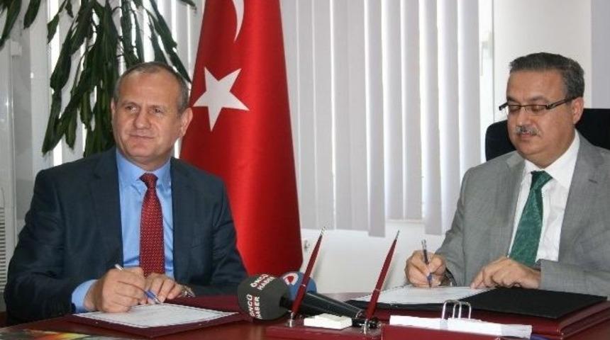 D&uuml;zce Belediyesinden Eğitime Anlamlı Katı