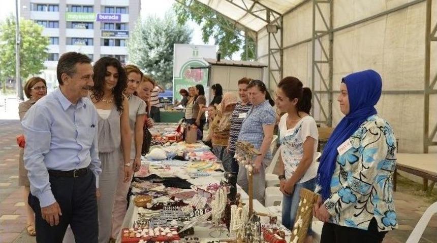 Tepebaşı'nda Ev Kadınlarına B&uuml;y&uuml;k Destek