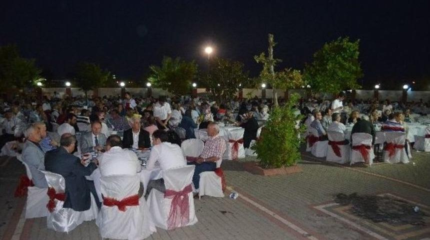 Ak Parti Karacabey Teşkilatı İftar&rsquo;da Buluştu