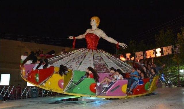 Yunusemre Belediyesi &Ccedil;ocukları Lunaparka G&ouml;t&uuml;r&uuml;yor 2