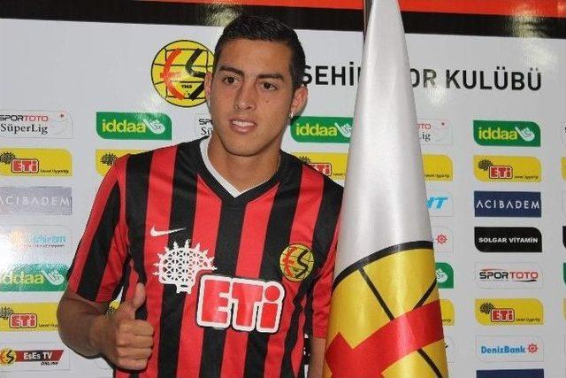 Eskişehirspor Arjantinli Genç Oyuncuyu Renklerine Bağladı