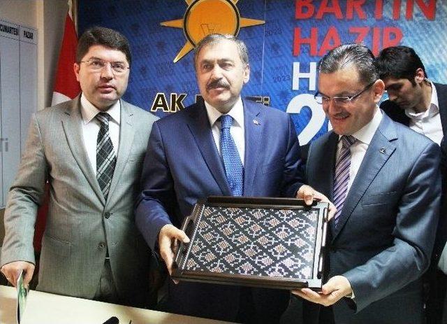 Bakan Eroğlu, Ak Parti İl Başkanlığını Ziyaret Etti