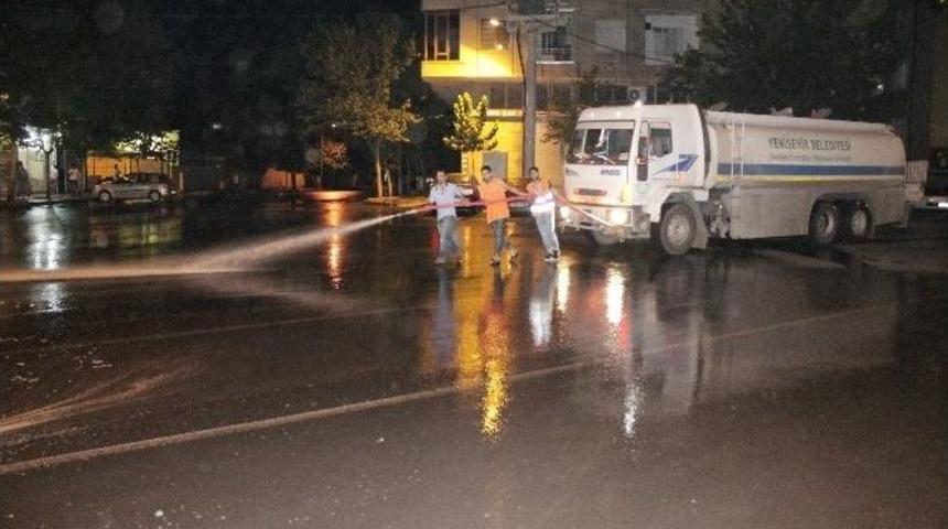 Diyarbakır Sokakları Sabunlu Suyla Yıkanıyor