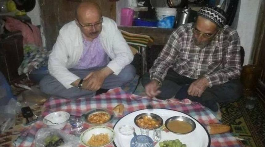 Başkan Samur, İftarını Yaşlı Ve Kimsesizlerle A&ccedil;ıyor