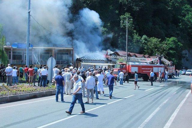 Hopa'da Iş Yeri Yangını