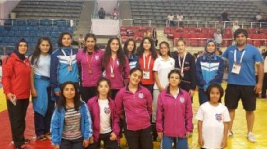 Şerife Nur Y&uuml;cel, T&uuml;rkiye 3 Oldu