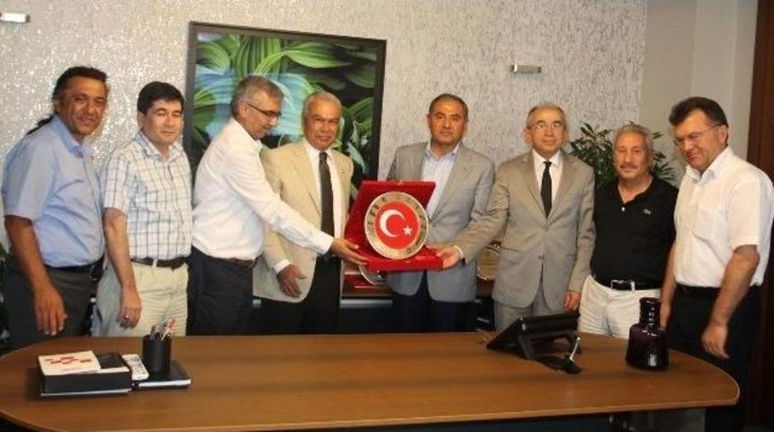 Atf'den S&uuml;tc&uuml;'ye Kutlama Ziyareti