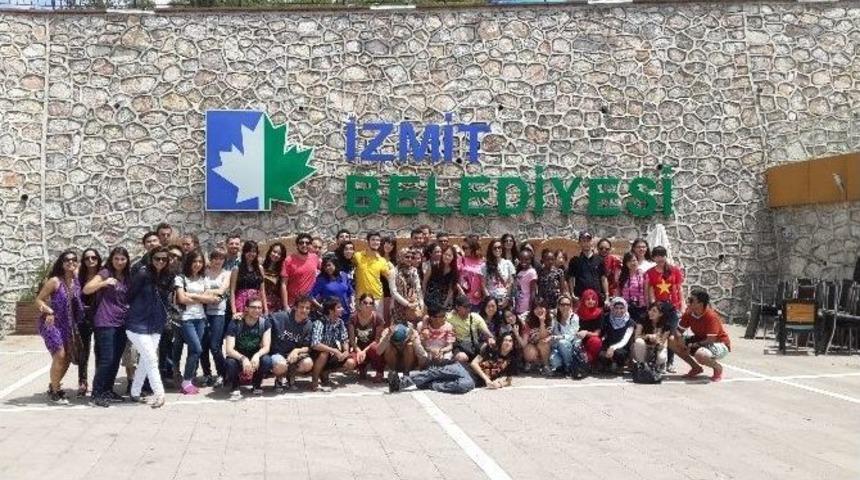 D&uuml;nya Gen&ccedil;leri İzmit&rsquo;te Buluştu