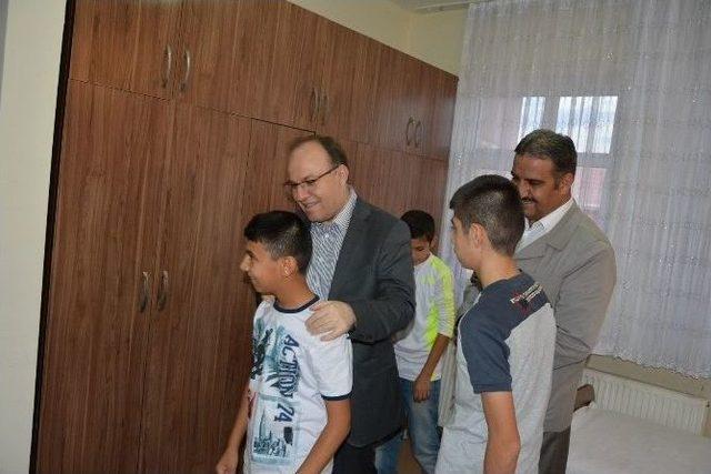 Vali Tutulmaz Sevgi Evlerini Ziyaret Etti 1
