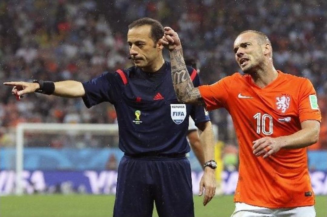 C&uuml;neyt &Ccedil;akır Tam Not Aldı