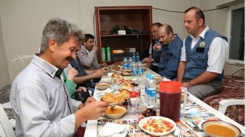 &Ccedil;inetaşı Yangın G&ouml;zetleme Kulesinde İftar Yemeği