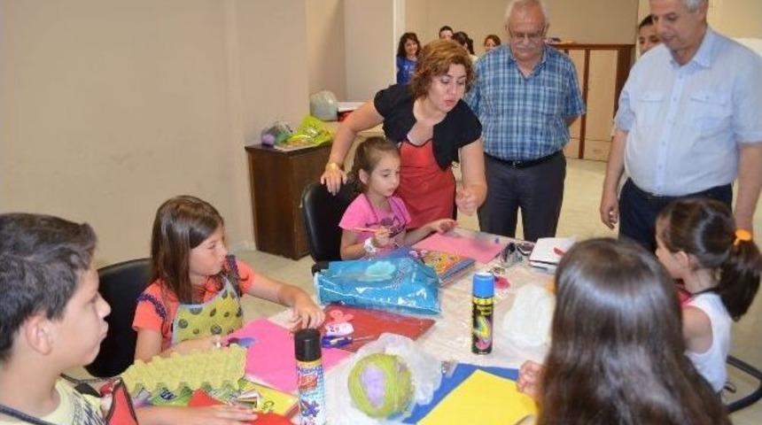 S&ouml;keli &Ccedil;ocuklar Geri D&ouml;n&uuml;ş&uuml;m Malzemelerini Sanata D&ouml;n&uuml;şt&uuml;r&uuml;yor