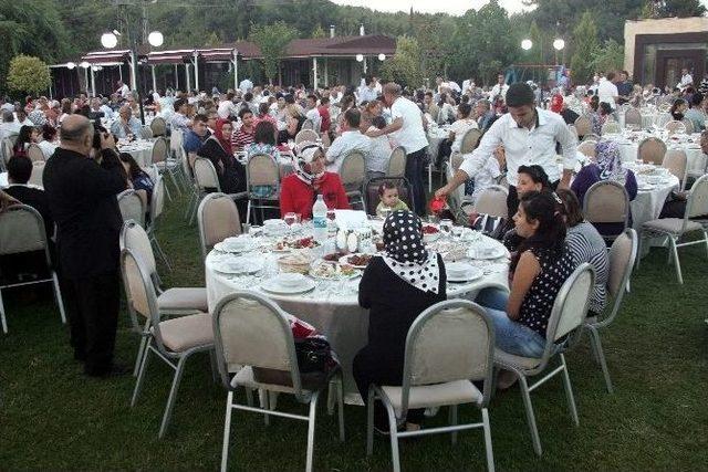 Gaziantep Valisi Erdal Ata Şehit Ve Gazi Aileleri İftarda Buluşturdu