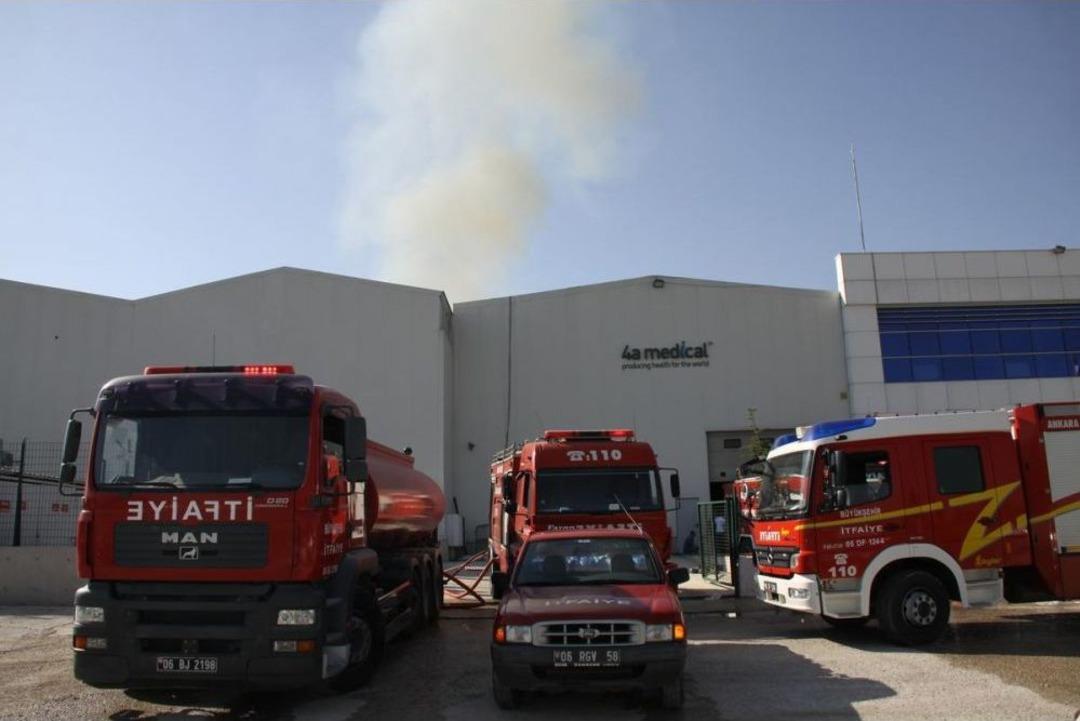 Başkentte Tıbbi Medikal Fabrikasında Yangın