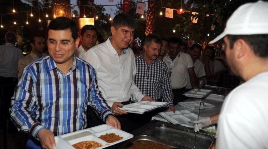 Başkanlar İftar Sırasına Girdi