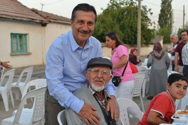 Tepebaşı Belediyesi nin Mahalle İftarları S&uuml;r&uuml;yor 2