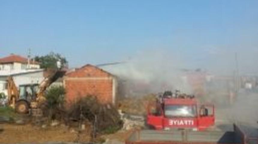 Biga&rsquo;da Samanlık Yangını