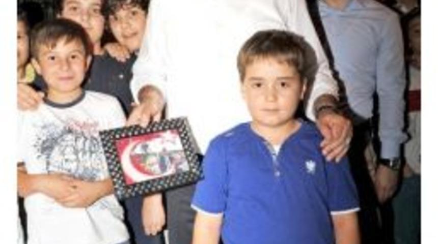 Minik Hayranlarından Başkan D&uuml;ndar&rsquo;a Duygulandıran Hediye