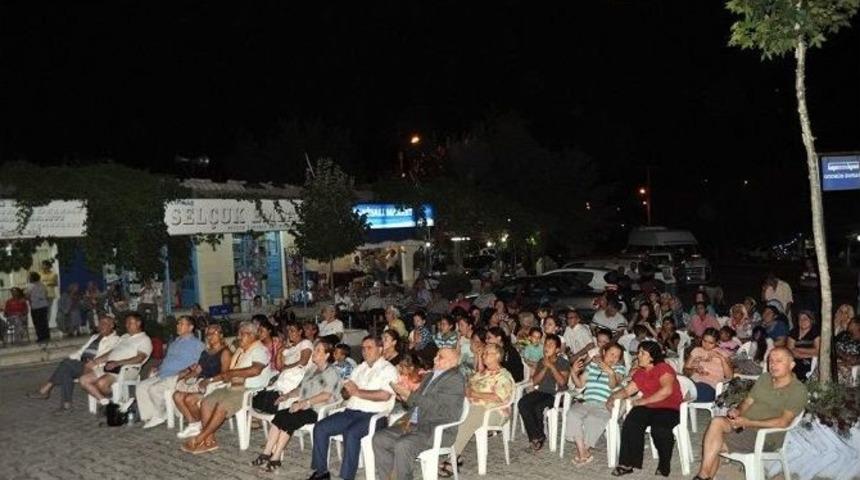 Fo&ccedil;a'da Kulakların Pası Silindi