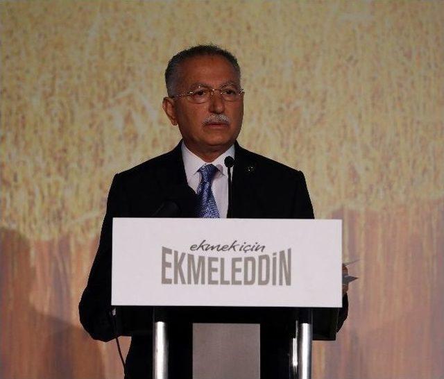 Ekmeleddin İhsanoğlu Seçim Bildirgesini Açıkladı