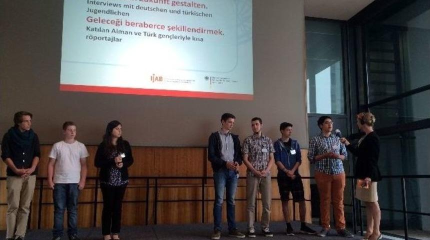 Gen&ccedil;lik Kampları &Uuml;lkelerin Tanıtımını Sağlıyor