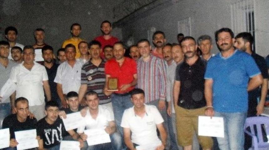 Aş&ccedil;ılık Kursunun Final Yemeği Mahkumlardan