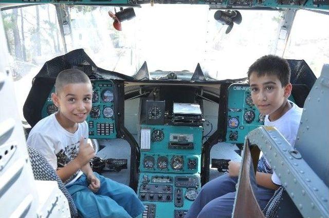Agd&rsquo;li &Ouml;ğrencilerin Helikopter Heyecanı 1