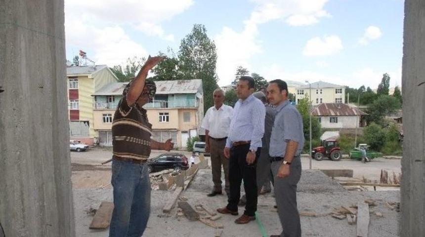 Kaymakam Ve M&uuml;ft&uuml; Cami İnşaatını İnceledi