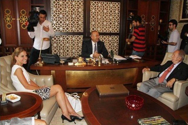 Bakan Çavuşoğlu, Taba-amcham Başkanı Zeynep Dereli’yi Kabul Etti