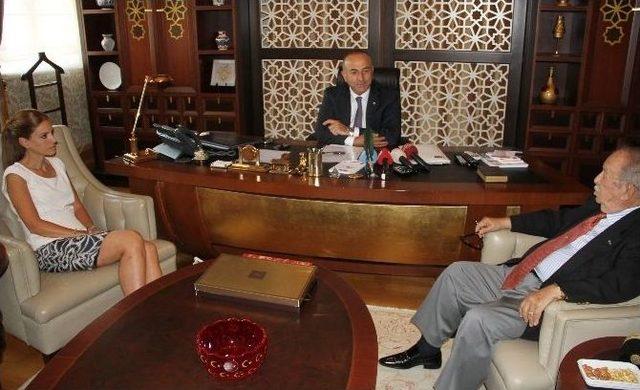 Bakan Çavuşoğlu, Taba-amcham Başkanı Zeynep Dereli’yi Kabul Etti