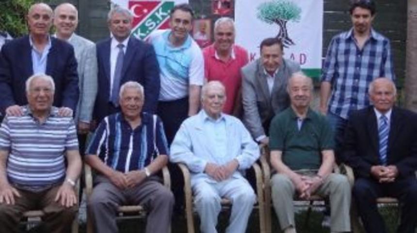 Karşıyaka'nın Duayenlerine Karsad'dan B&uuml;y&uuml;k Onur