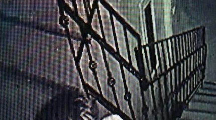 Polis Hırsızı Kaşından Tanıyıp Yakaladı