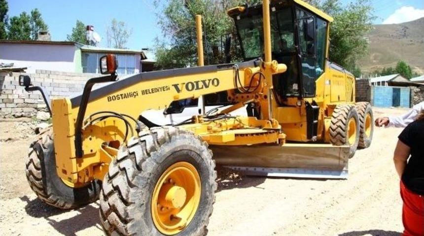 İpekyolu Belediyesi&rsquo;nden Yol Yapım &Ccedil;alışması