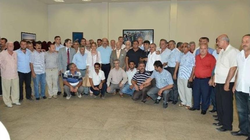 Başkan Kocamaz, Akdeniz Mahalle Muhtarlarıyla Toplantı Yaptı