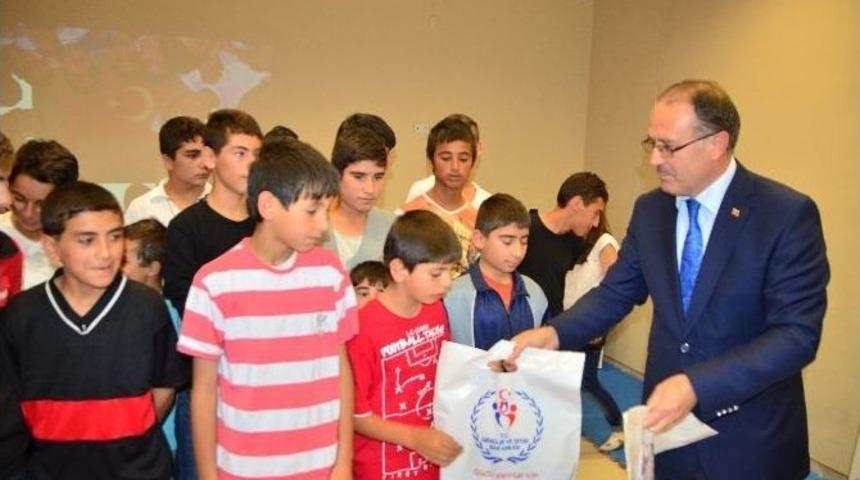 Yakutiye Kaymakamlığı&rsquo;ndan Kıyafet Desteği