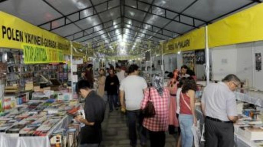 Ramazanda Kitap G&uuml;nlerine Yoğun İlgi