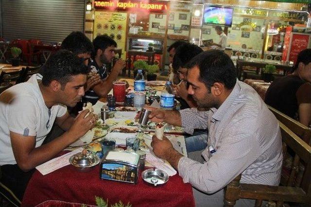 Şanlıurfa da Sıcağa Rağmen G&uuml;nde 3 Ton Ciğer T&uuml;ketiliyor 1