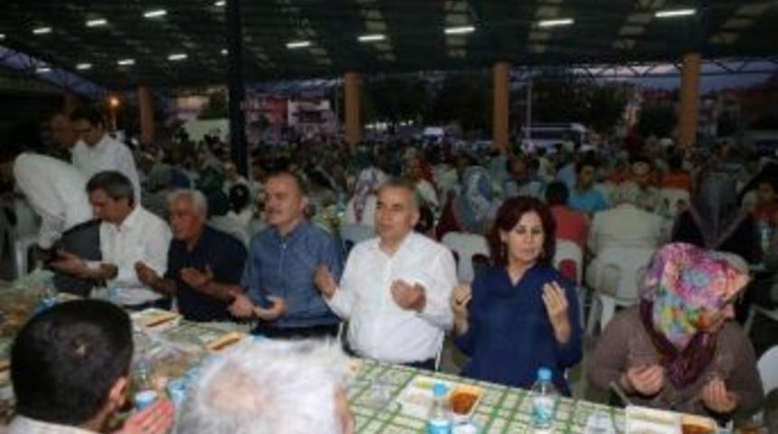 Başkan Osman Zolan İftar Sofrasında Halkla Buluştu